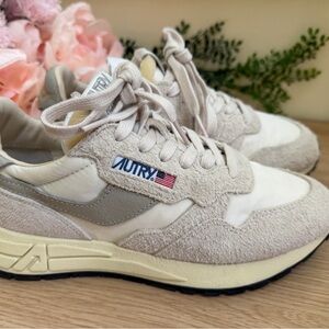 Autry Women's Suede Cream and Gray Sneakers